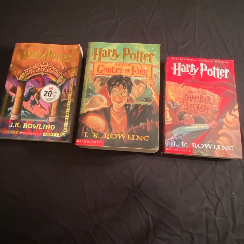 Scholastic Harry Potter and the Chamber of Secrets - Red Cover
